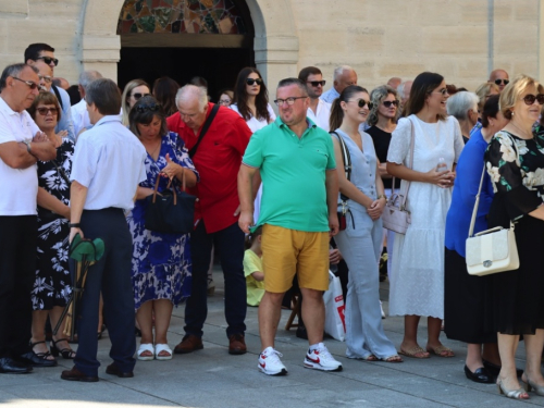 FOTO: Na Šćitu svečano proslavljena Velika Gospa i Mlada misa fra Mile Belje