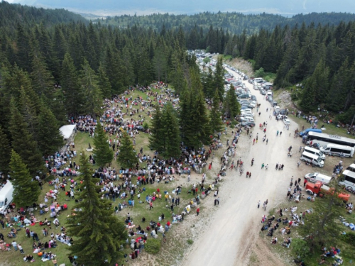 FOTO/VIDEO: Tisuće vjernika na Kedžari proslavilo Divin dan