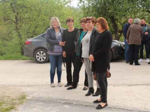 FOTO: Otkriveno i blagoslovljeno spomen obilježje na Lugu