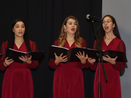 FOTO: U Prozoru održan koncert ''Svim na zemlji''