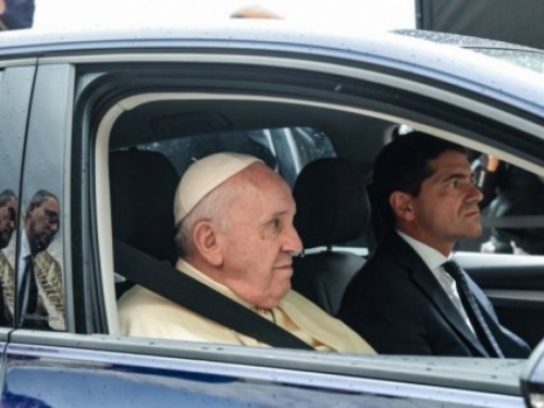Papa: Pandemija nije Božja kazna, novcem koji se ulaže na naoružanje iskorijeniti glad
