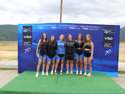 FOTO: Na Ramskom jezeru održana 10. veslačka regata