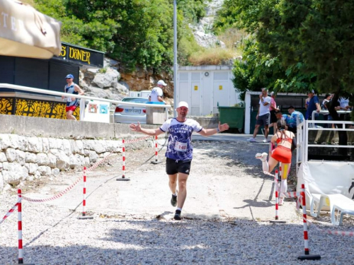 Triatlon klub 'Rama' okitio se s 3 državne medalje u Neumu