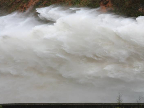 FOTO/VIDEO: Proba temeljnog ispusta brane HE Rama