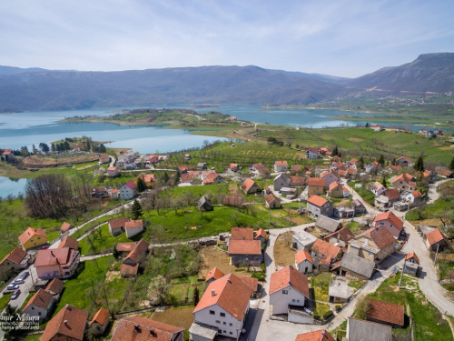 FOTO: Ramsko jezero - nezaobilazna atrakcija turistima