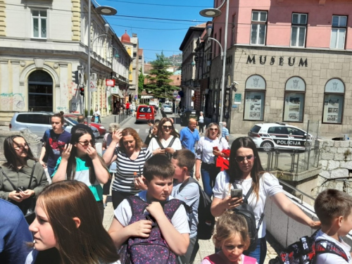 FOTO: Učenici i djelatnici OŠ Veselka Tenžere Uzdol izletom obilježili Dan škole