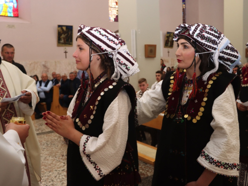 FOTO: Krizma u župi Rama-Šćit
