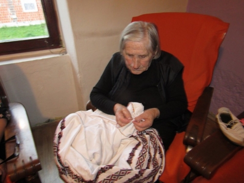 88-godišnja Filomena Pavličević i danas podučava Ramce napjevima, kolima i običajima