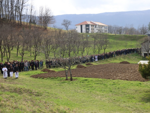 FOTO: Put križa kroz fratarski gaj na Šćitu