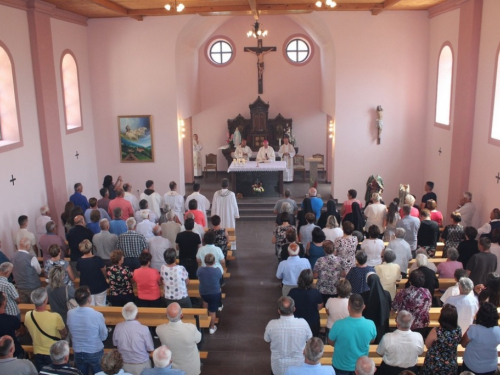 FOTO: Vanjska proslava patrona župe Solakova Kula