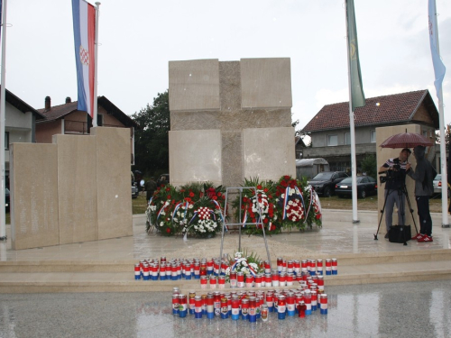 UZDOL: Otkriven spomenik poginulim braniteljima i obilježen Dan 3. bojne brigade Rama