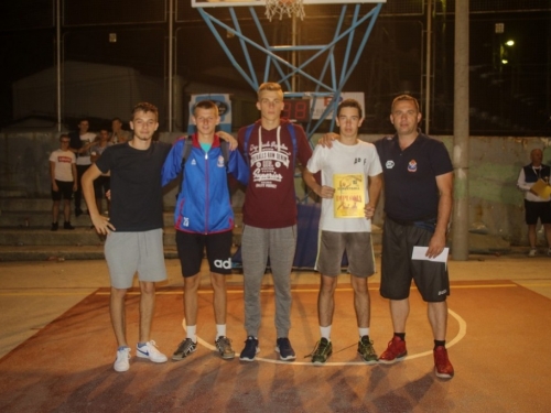 Foto: Internet club dd pobjednik je Streetball Rama 2018. za juniore