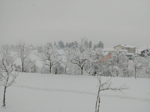 FOTO: U Rami napadalo 30 cm novog snijega