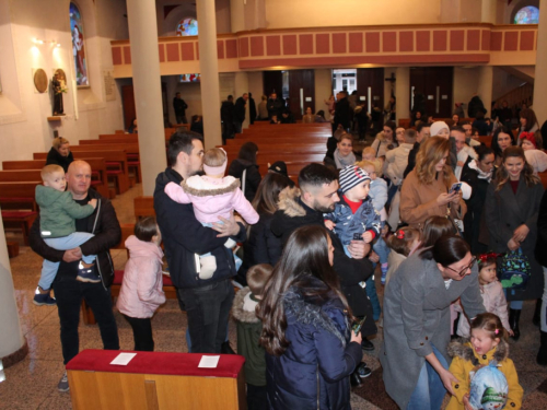 FOTO: Sv. Nikola posjetio župu Prozor