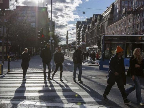 Švedska bez strogih mjera s manje umrlih nego 2020.