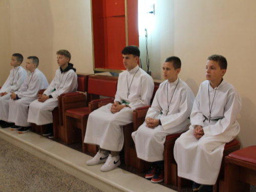 FOTO: Blagoslov prvašića u župi Prozor