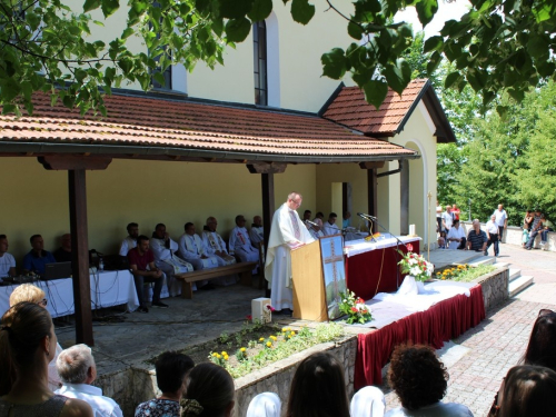 FOTO: Na Uzdolu svečano proslavljen sv. Ivo