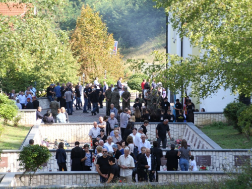 FOTO: Na Uzdolu obilježena 25. obljetnica zločina nad Hrvatima