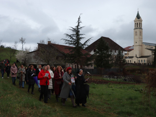 FOTO: Put križa kroz fratarski gaj na Šćitu