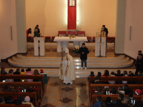 FOTO: Sv. Nikola posjetio župu Prozor