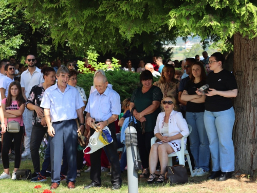 FOTO: Na Šćitu svečano proslavljena Velika Gospa i Mlada misa fra Mile Belje