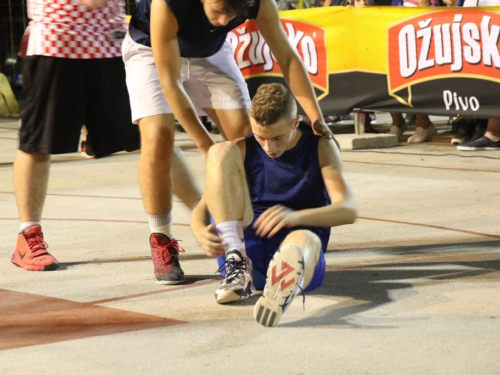 FOTO: Ekipa ''ALF Market'' osvojila Streetball za juniore