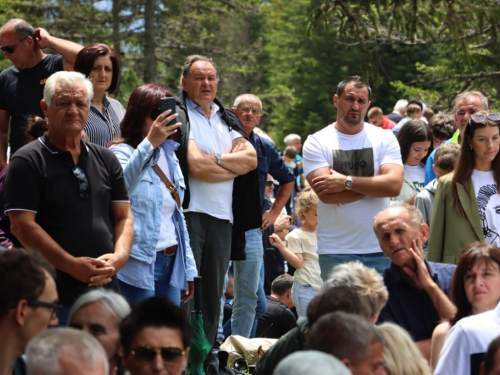 FOTO/VIDEO: Tisuće vjernika na Kedžari proslavilo 'Divin dan'