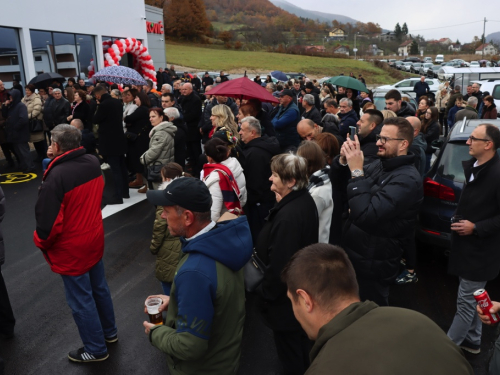 FOTO/VIDEO: Svečano otvoren prodajni centar Baković u Ripcima