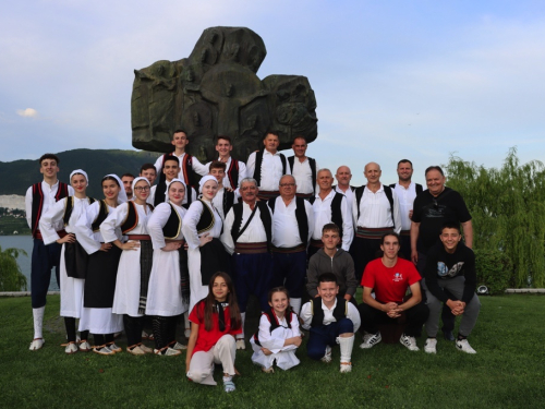 FOTO: Na Šćitu održana 5. kulturno-vjerska baština Hrvata BiH pod geslom ''Vratimo nadu zavičaju''