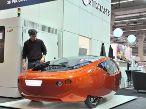 Isprintani automobil je čvrst kao čelik, teži upola manje i kreće u proizvodnju