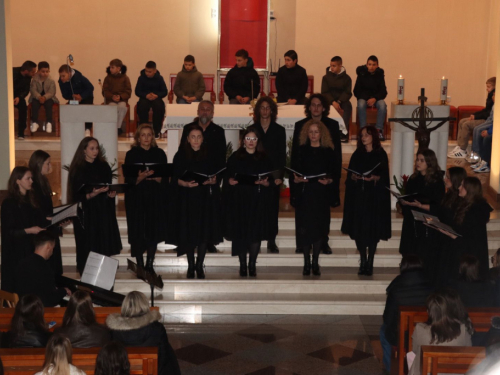 Veličanstvena završnica u Rami: ''Čuvarice'' koncertom u Prozoru zaključile korizmenu turneju