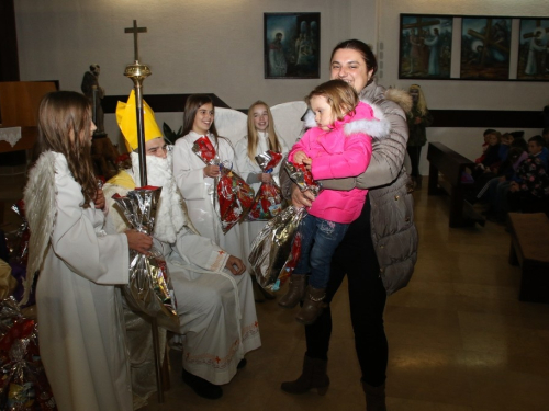 ​FOTO: Sv. Nikola s radošću dočekan u župi Rumboci