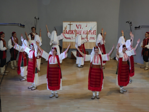 FOTO/VIDEO: Večer folklora u Prozoru