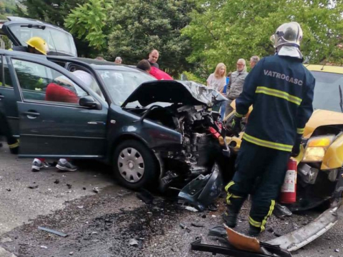 U Prozoru Rami gorio autobus, u Mostaru dva automobila