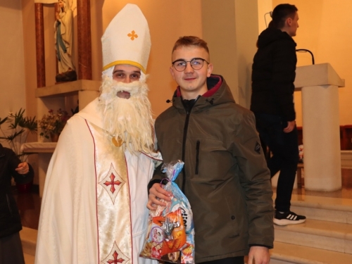 FOTO: Sv. Nikola posjetio župu Prozor