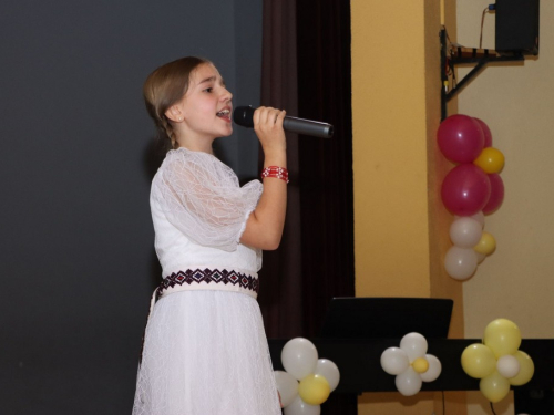 FOTO: Ines Markešić i Magdalena Zadro pobjednice dječjeg festivala ''Mala Rama 2024.''