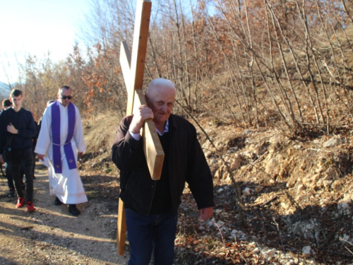 FOTO: Put križa u župi Uzdol - Prva korizmena nedjelja