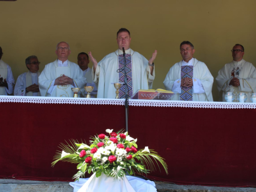 FOTO: Na Uzdolu svečano proslavljen sv. Ivo, patron župe