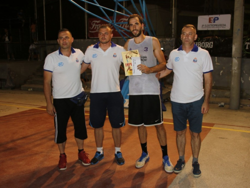 FOTO: ''General Vasilije Mitu'' iz Zagreba pobjednik 15. Streetball Rama