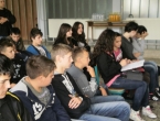 Foto: Održana prezentacija Omladinske banke Prozor-Rama u OŠ „Ivan Mažuranić“ Gračac