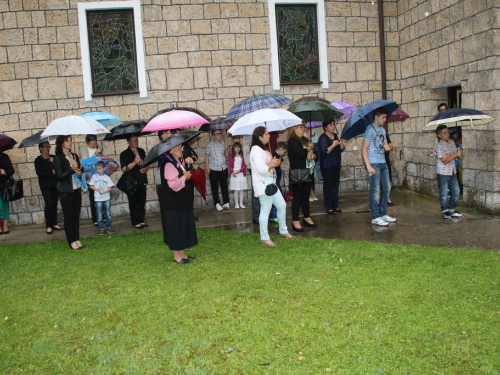 FOTO: Vanjska proslava sv. Ante u župi Gračac