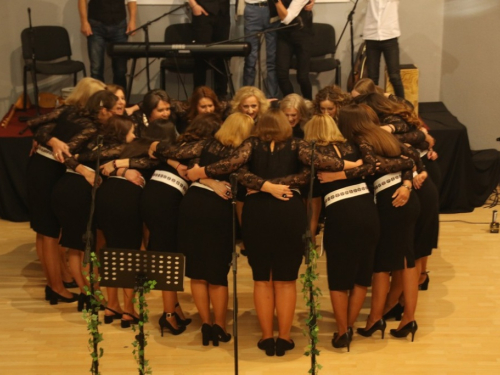 FOTO/VIDEO: Čuvarice održale 8. tradicionalni koncert u Prozoru