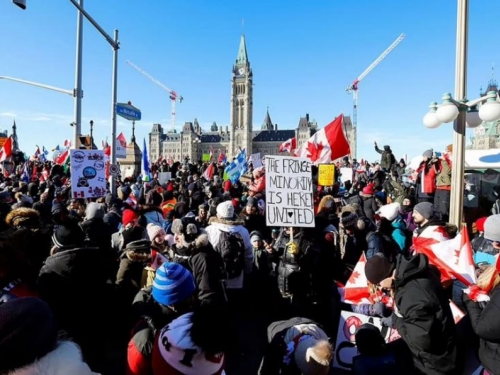 Kanadski premijer pobjegao s obitelji, na ulicama deseci tisuća kamiona i građana
