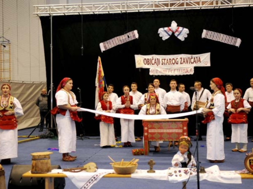 FOTO: Ramci na ''Običajima starog zavičaja'' okupili folkloraše iz tri države