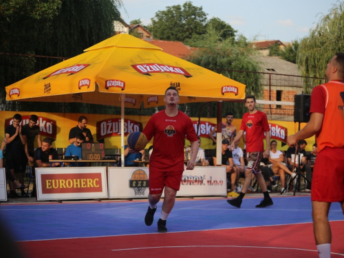 FOTO: Ekipa ''Makarska 3x3'' pobjednik 19. Streetball Rama 2021.