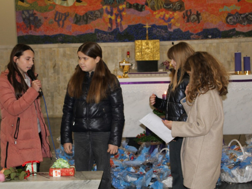 FOTO: Sv. Nikola i ove godine razveselio djecu u župi Rama-Šćit