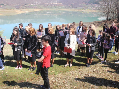 FOTO/VIDEO: Nadbiskupijski križni put mladih na Šćitu