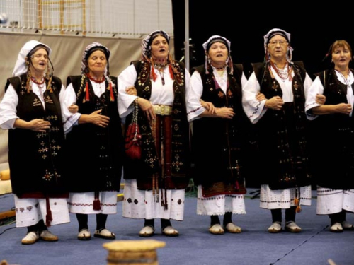 FOTO: Ramci na ''Običajima starog zavičaja'' okupili folkloraše iz tri države