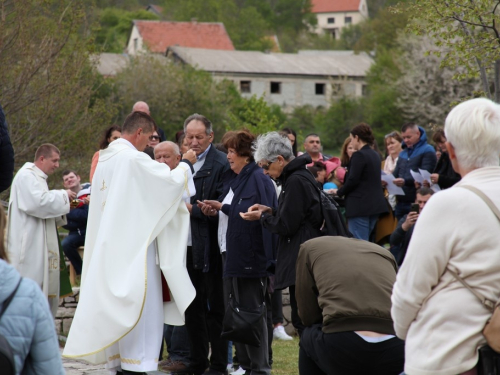 FOTO: Druženje Rumbočana i sv. misa na Zahumu