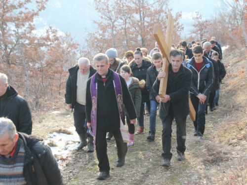 FOTO: Put križa - Treća korizmena nedjelja u župi Uzdol